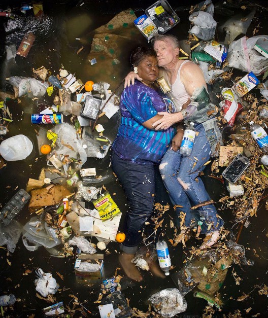7-days-of-garbage-environmental-photography-gregg-segal-10-528x627 in 7 Days of Garbage